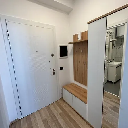 Escape - & Office 3 * Tiran